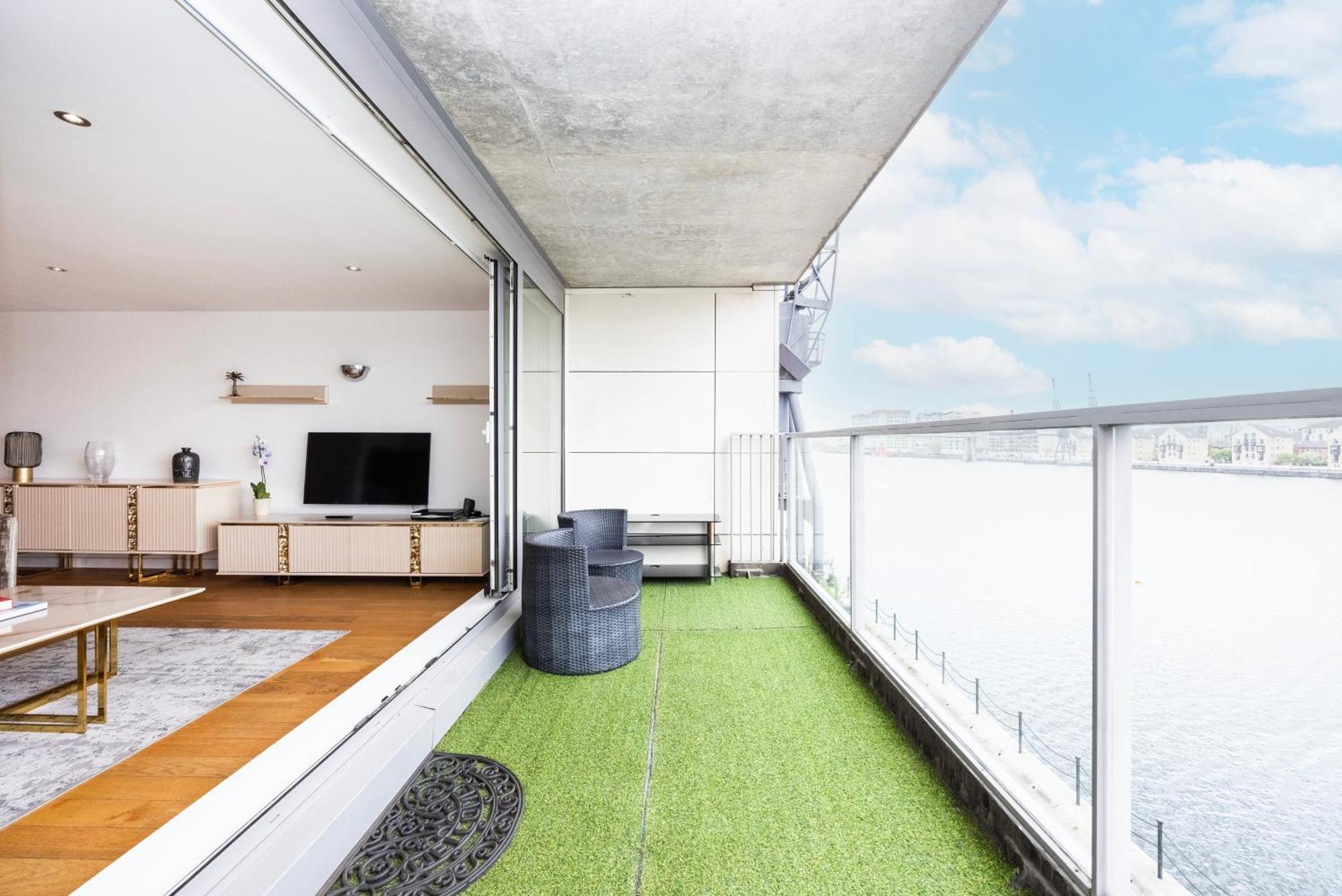 Austin David Executive ExCeL Apartment Londra Exterior foto