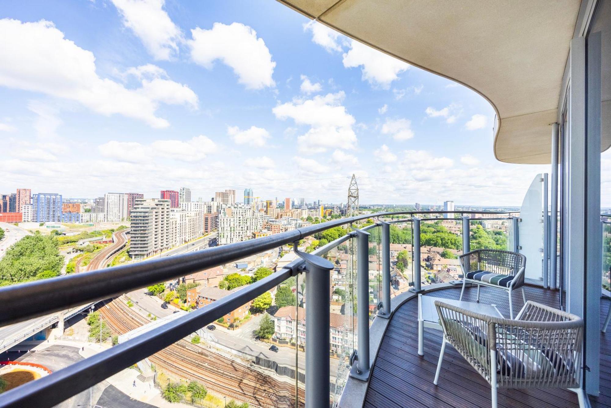 Austin David Executive ExCeL Apartment Londra Exterior foto